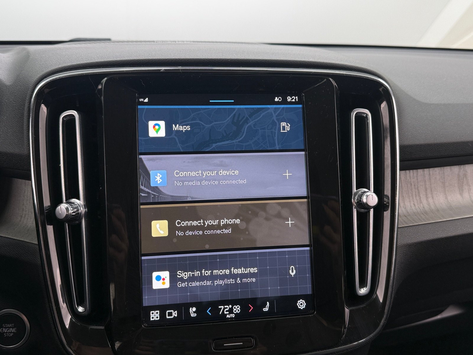 Thumbnail: 2023 Volvo XC40 - 3