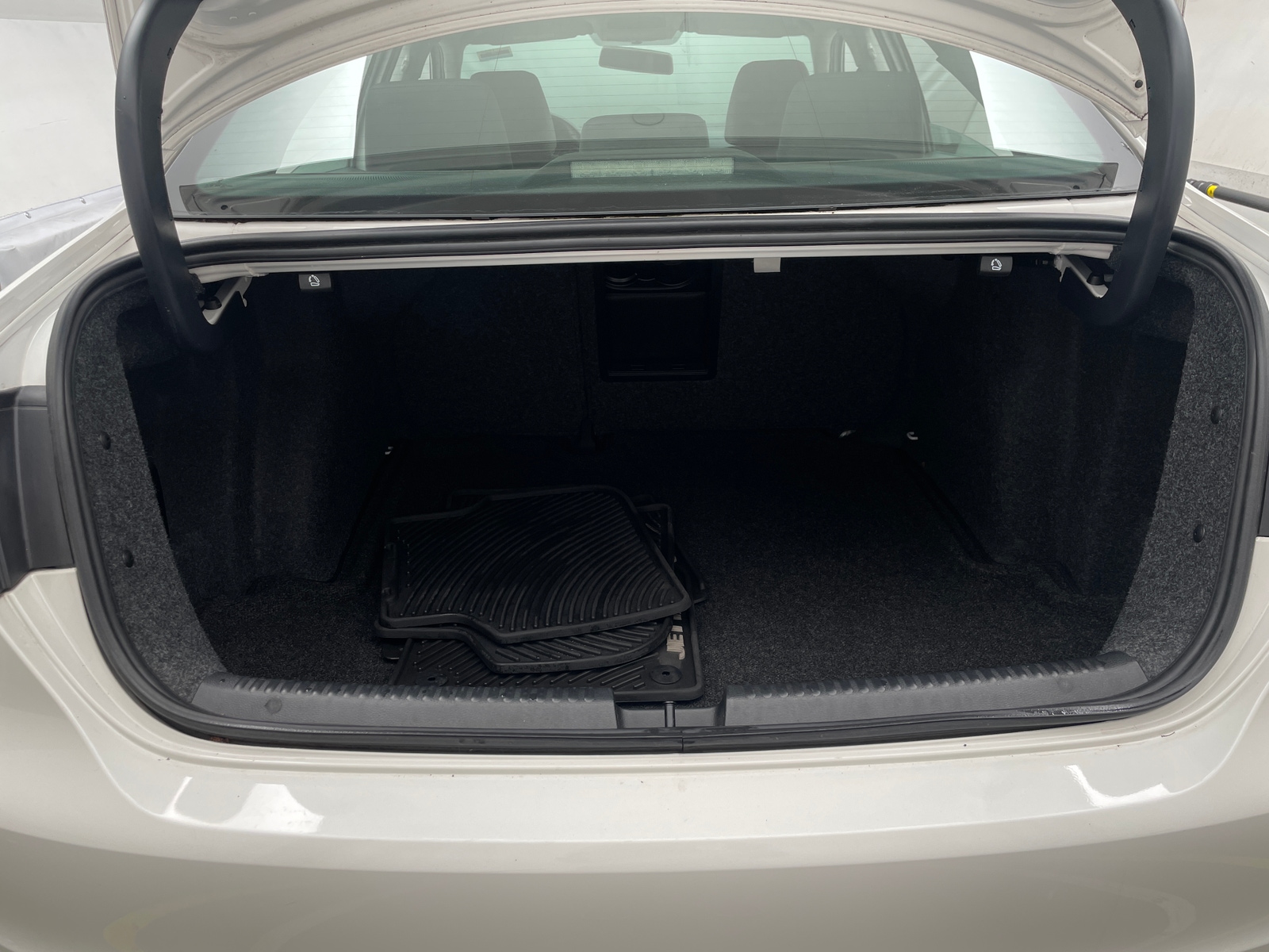 Thumbnail: 2013 Volkswagen Jetta - 6