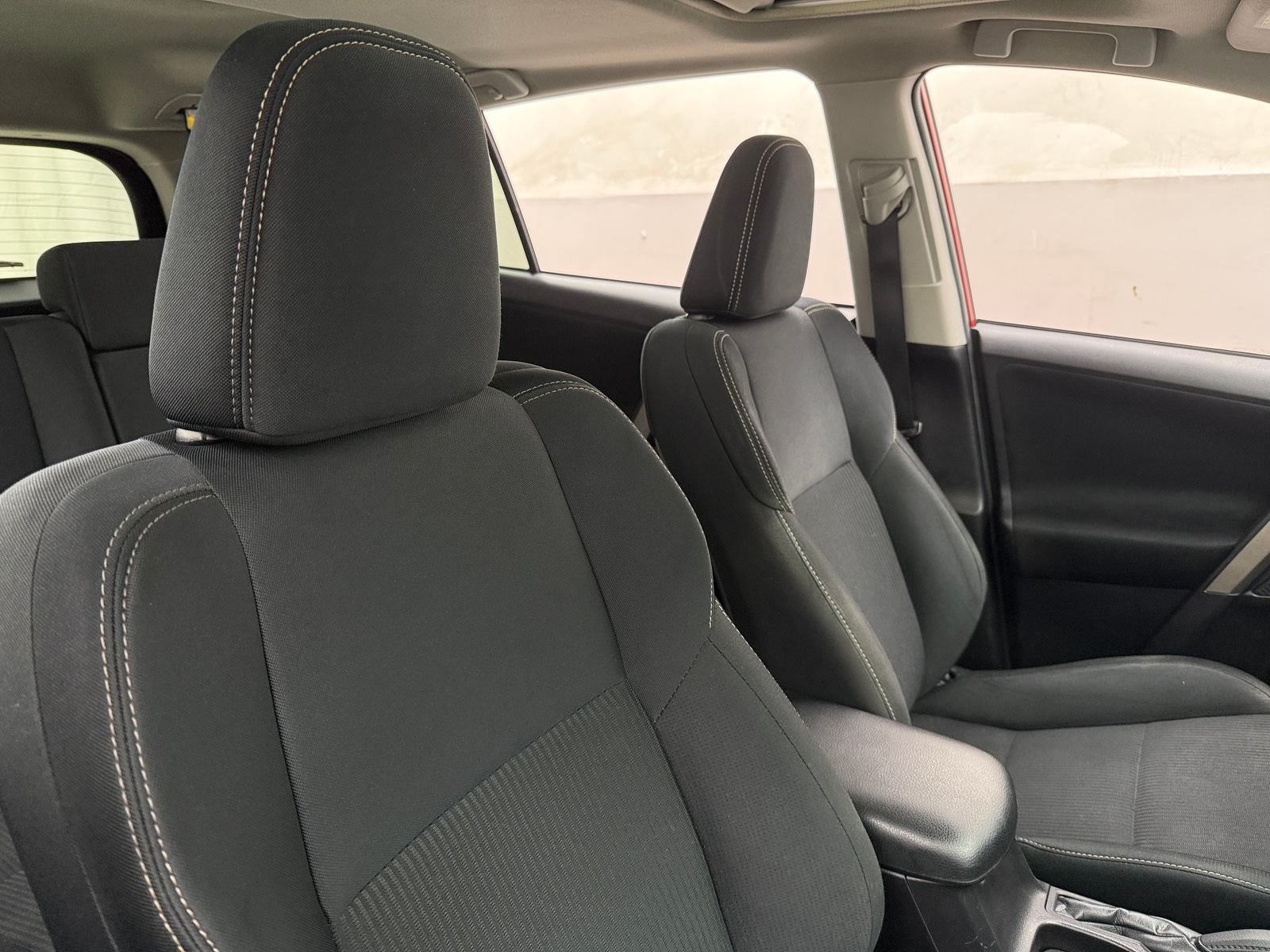 Thumbnail: 2015 Toyota RAV4 - 2