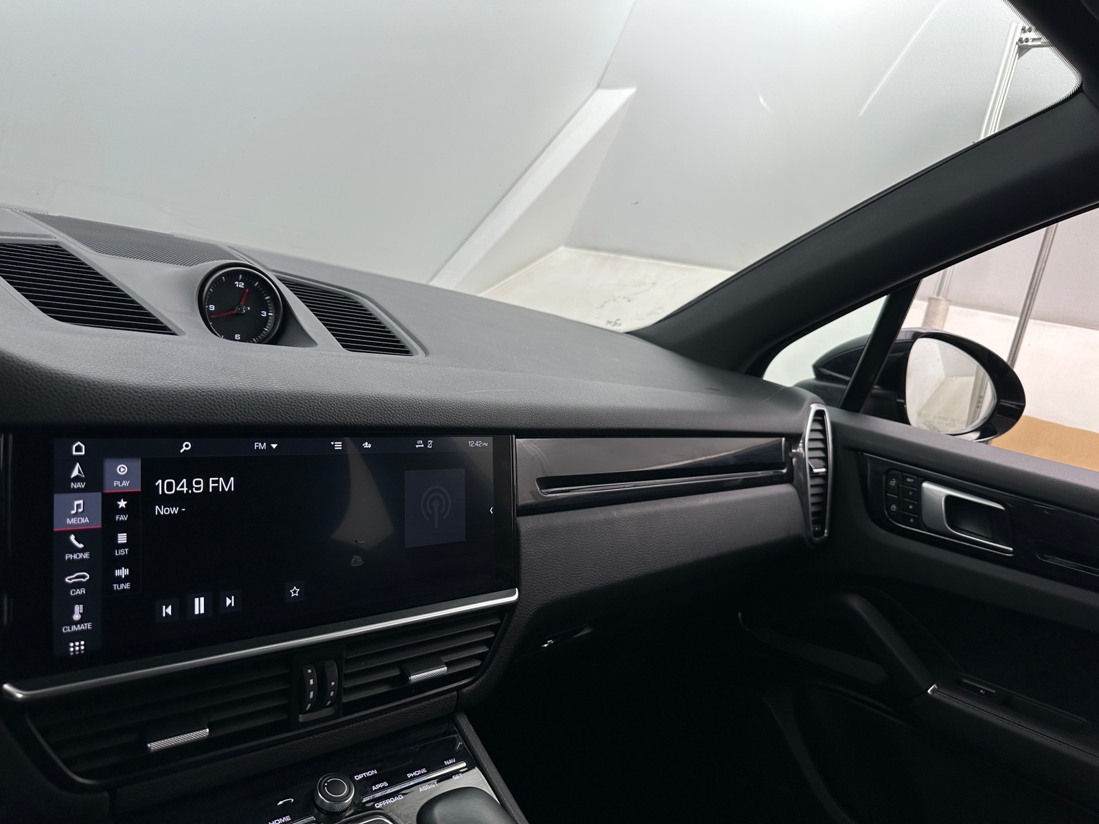 Thumbnail: 2020 Porsche Cayenne - 3