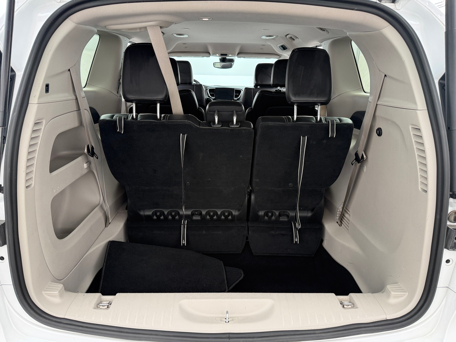 Thumbnail: 2024 Chrysler Pacifica - 6