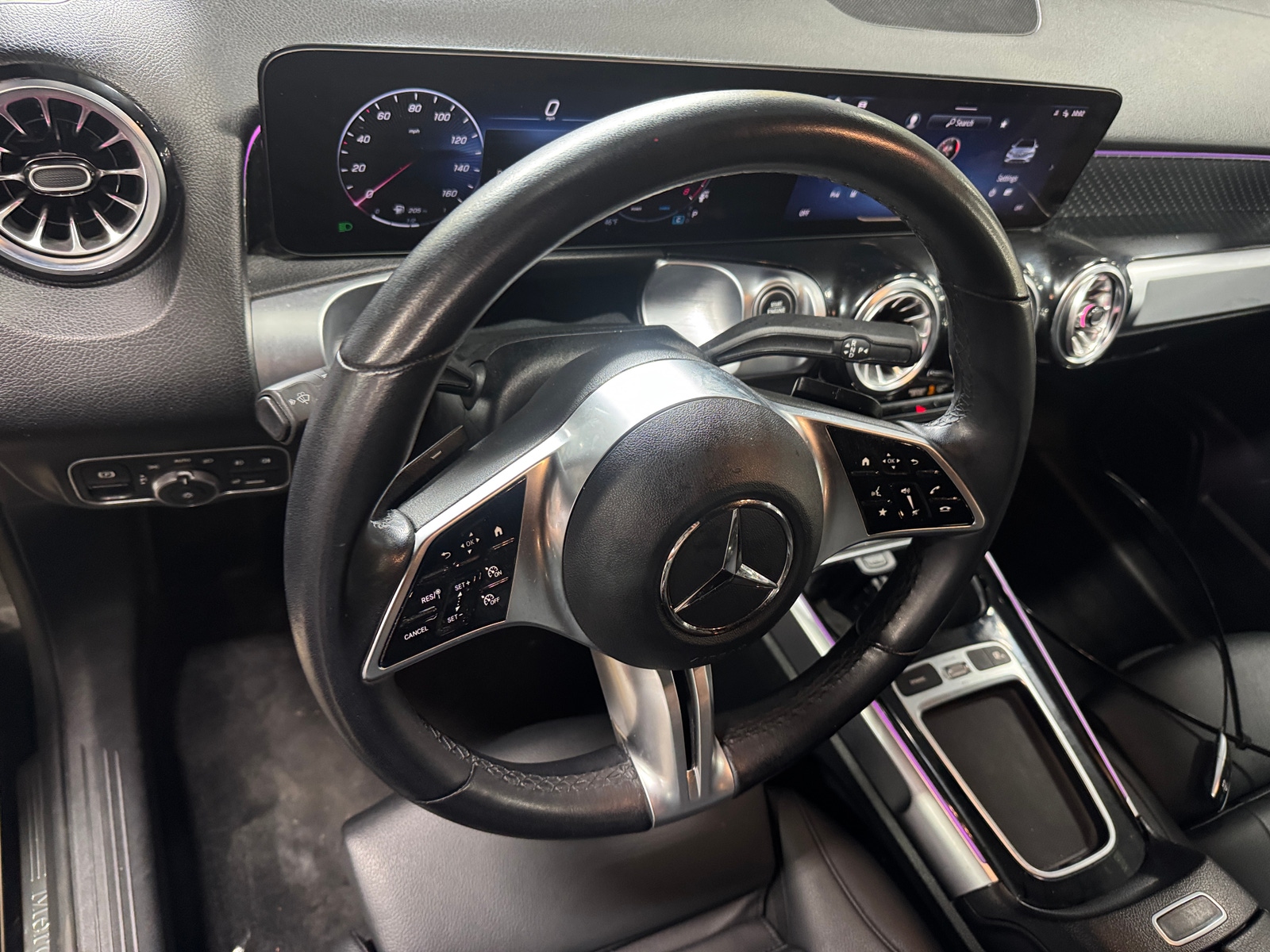 Thumbnail: 2024 Mercedes-Benz GLB - 4