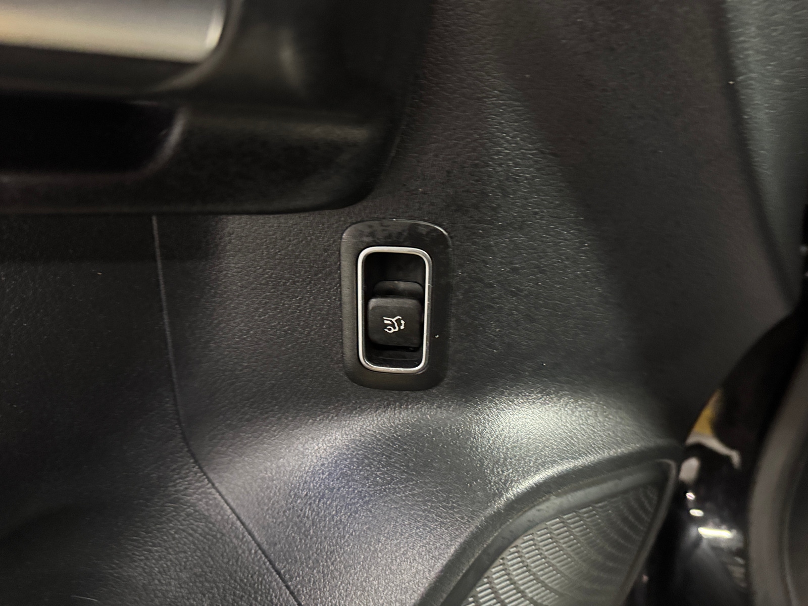 Thumbnail: 2024 Mercedes-Benz GLB - 6