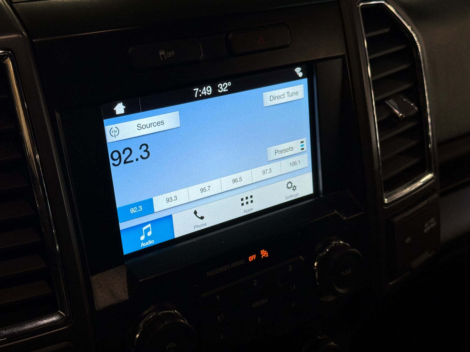 Thumbnail: 2016 Ford Econoline - 4