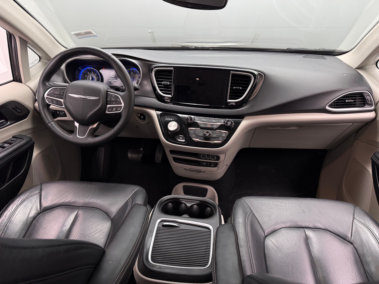 Thumbnail: 2022 Chrysler Pacifica - 3