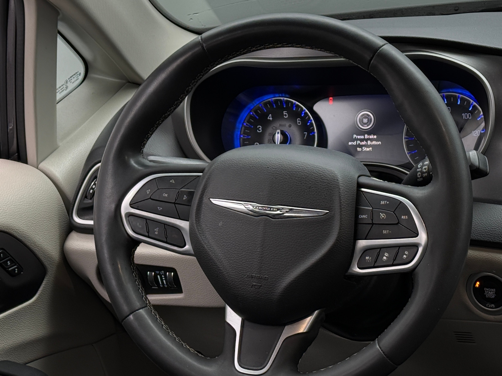 Thumbnail: 2022 Chrysler Pacifica - 5