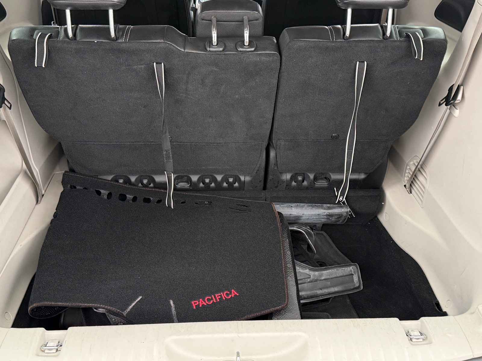 Thumbnail: 2022 Chrysler Pacifica - 7