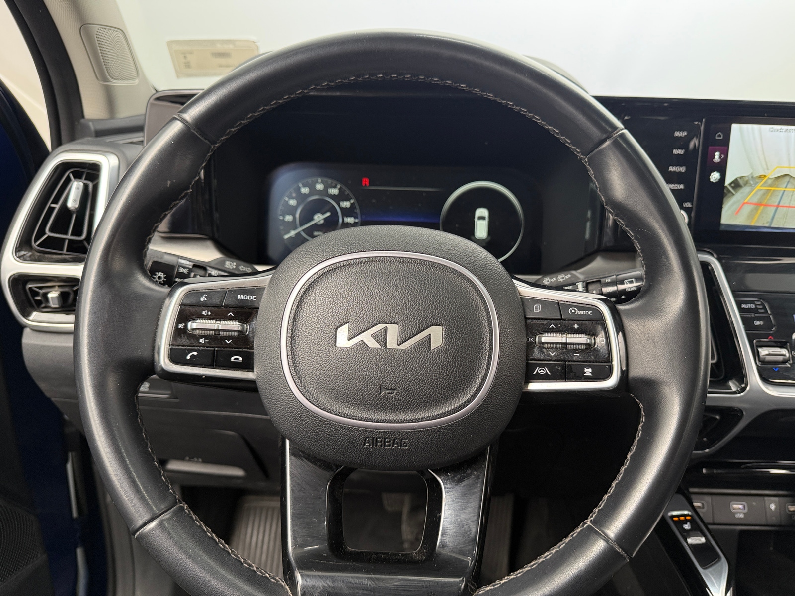 Thumbnail: 2023 Kia Sorento - 4