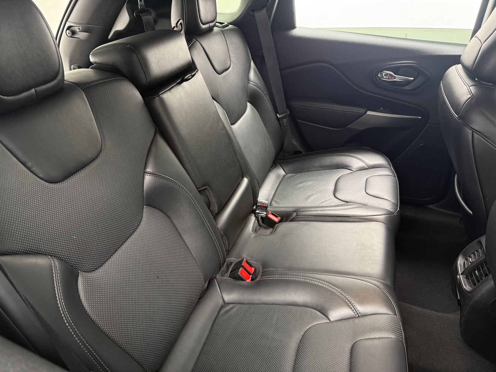 Thumbnail: 2020 Jeep Cherokee - 5