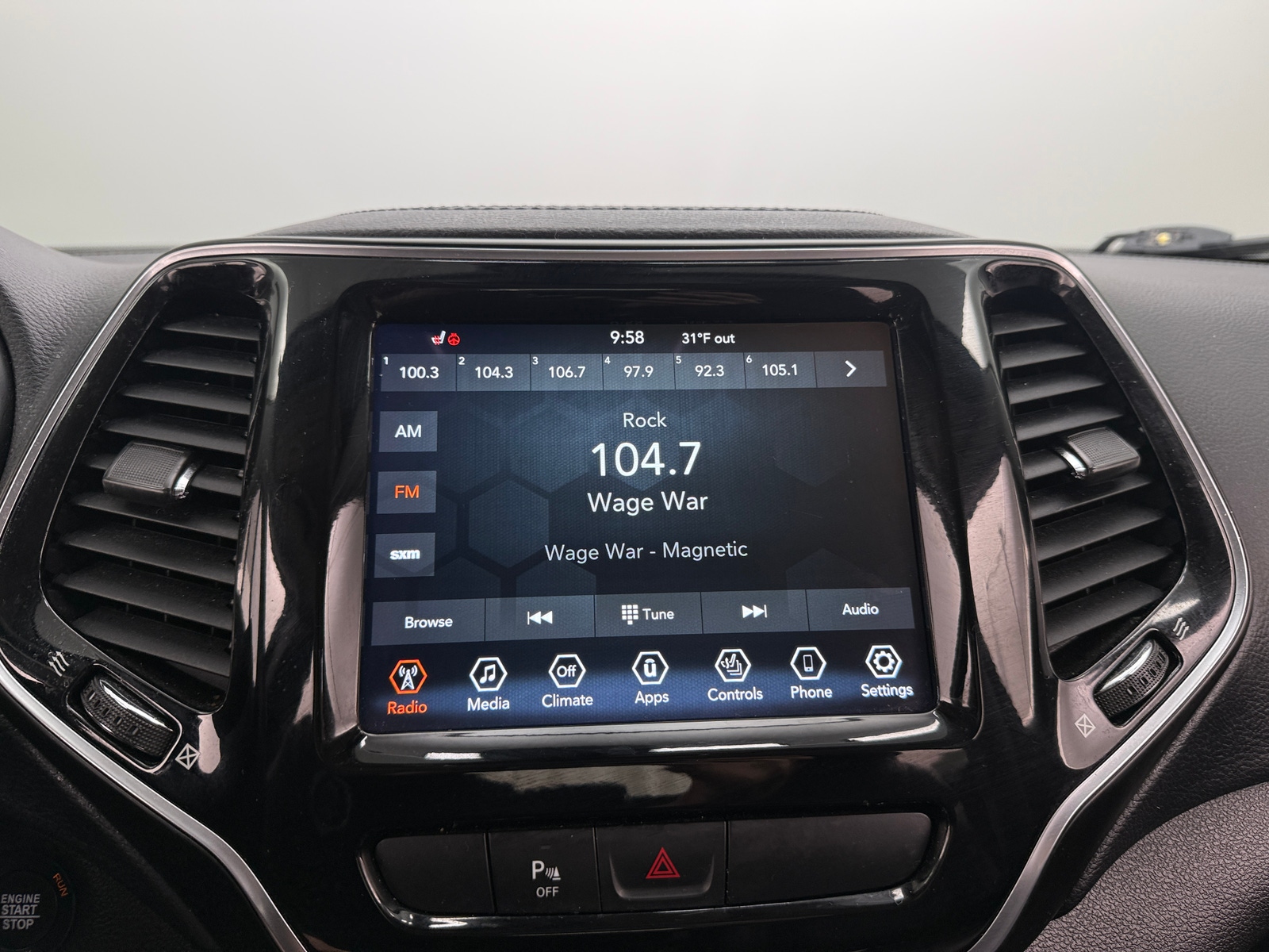 Thumbnail: 2020 Jeep Cherokee - 3