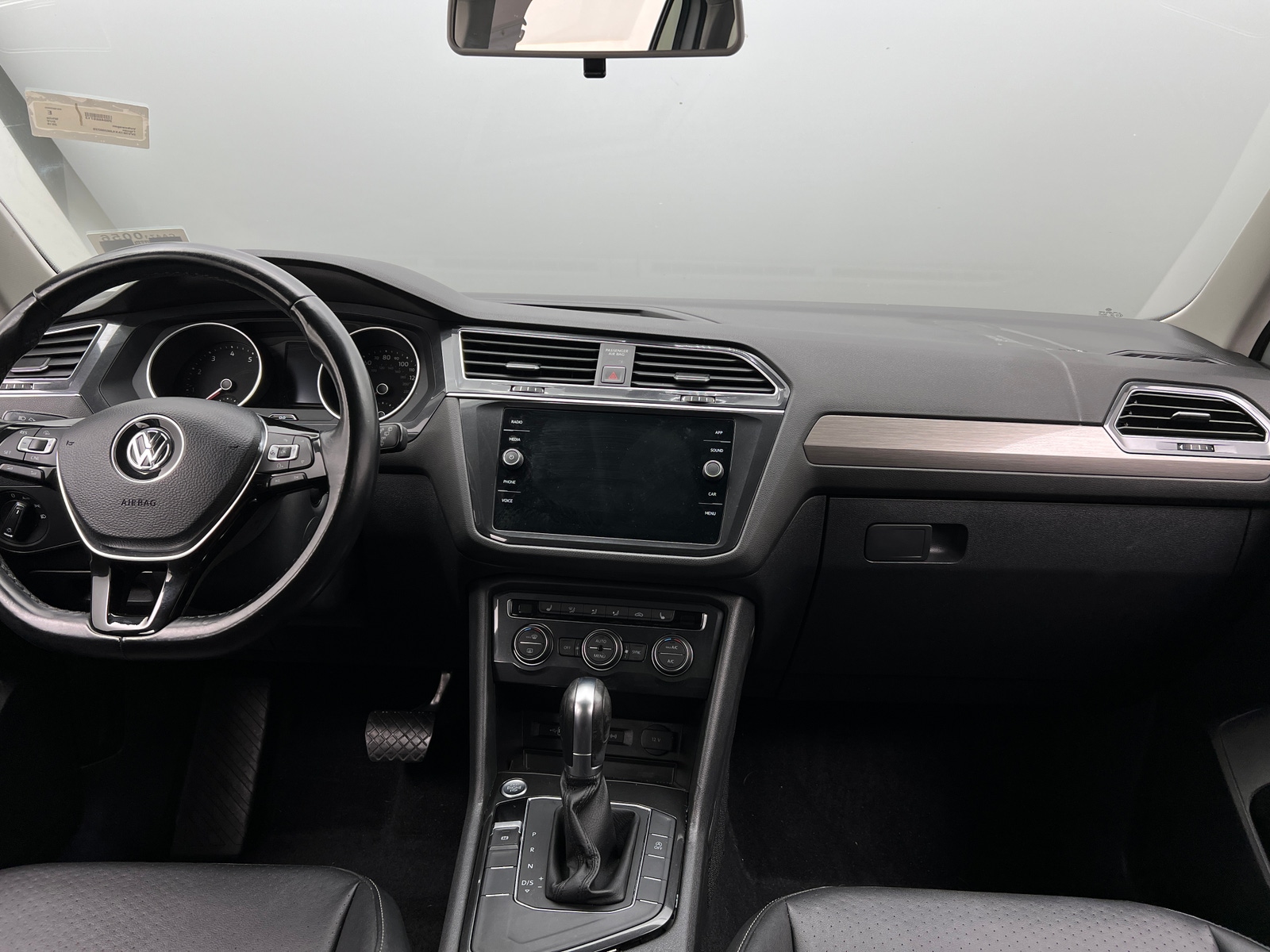 Thumbnail: 2018 Volkswagen Tiguan - 2