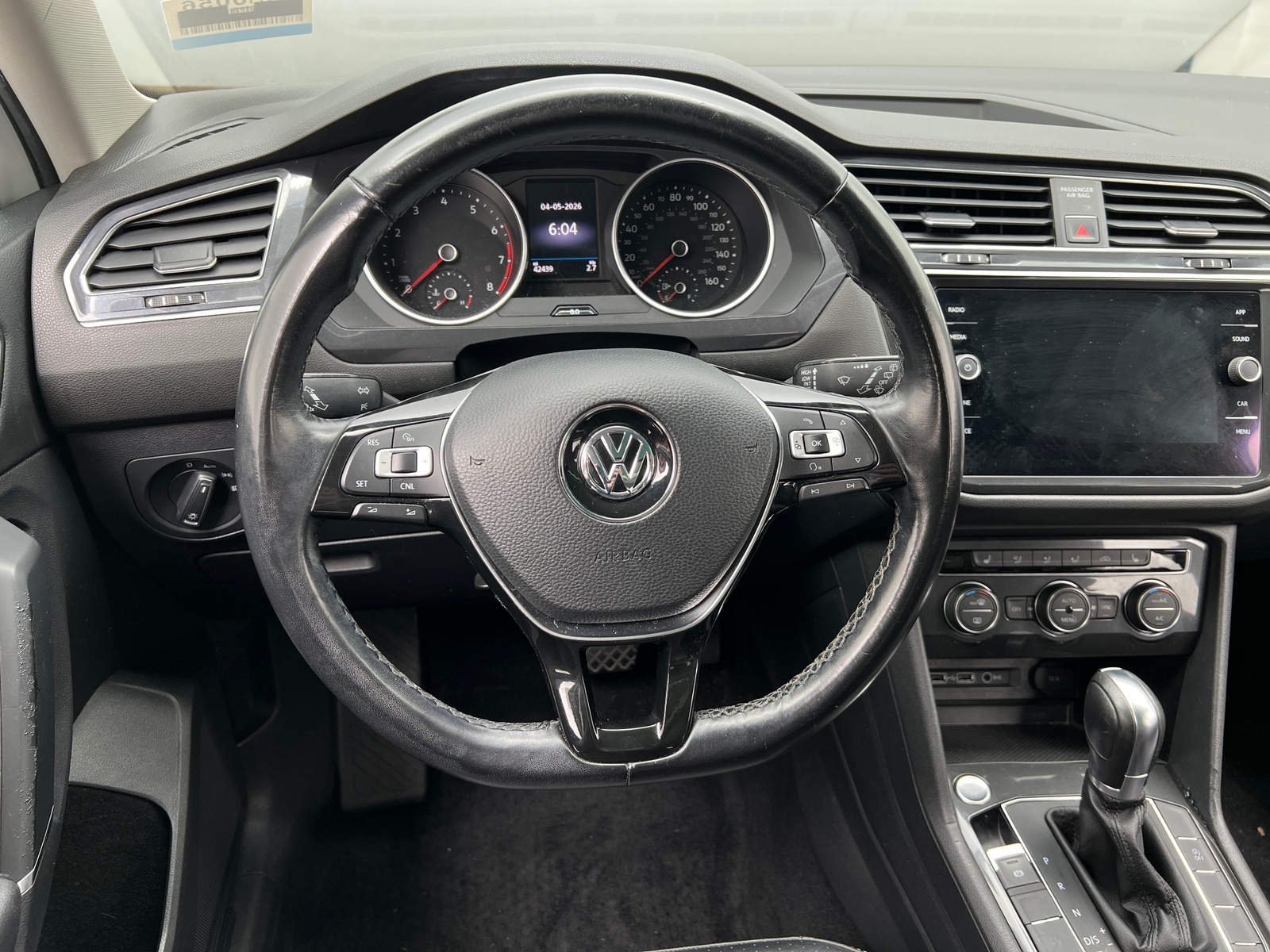 Thumbnail: 2018 Volkswagen Tiguan - 4