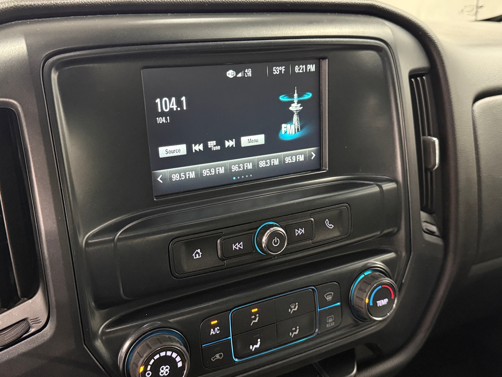 Thumbnail: 2018 Chevrolet Silverado 1500 - 4