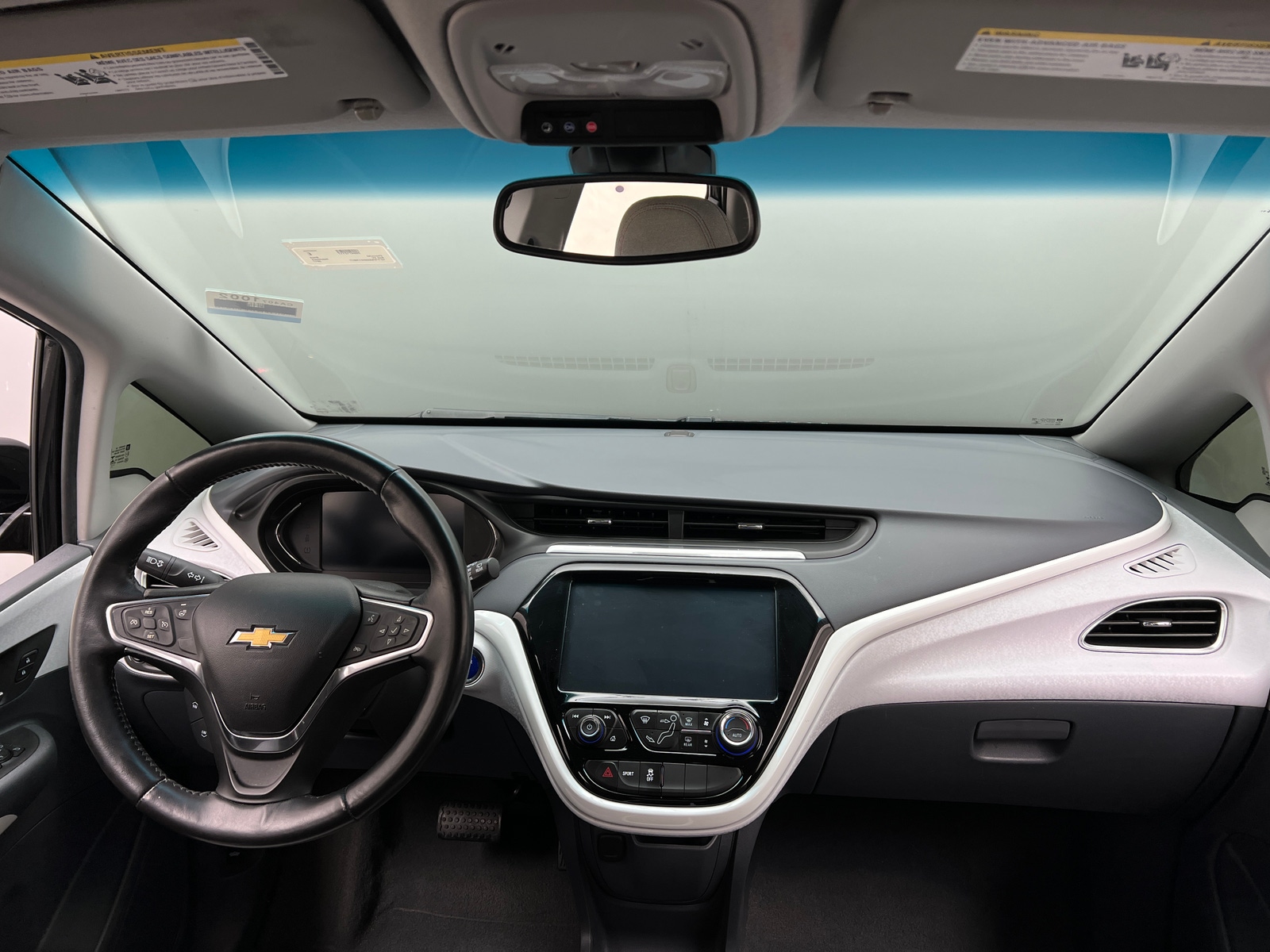 Thumbnail: 2017 Chevrolet Bolt EV - 3