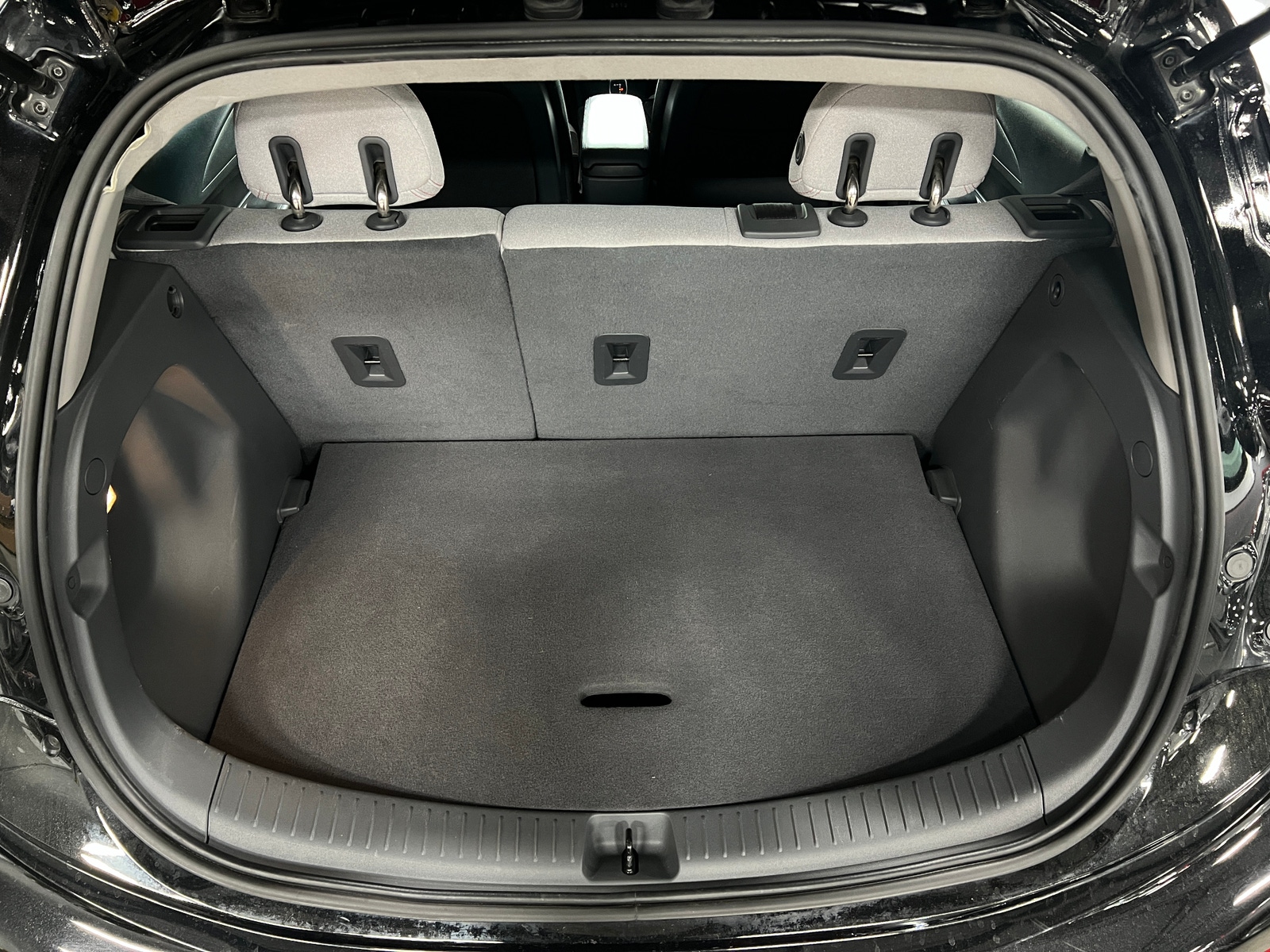 Thumbnail: 2017 Chevrolet Bolt EV - 7