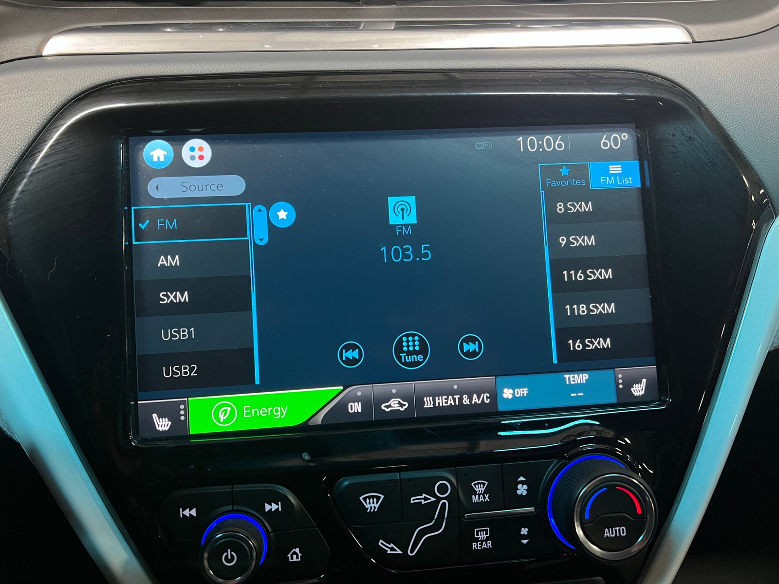 Thumbnail: 2017 Chevrolet Bolt EV - 4