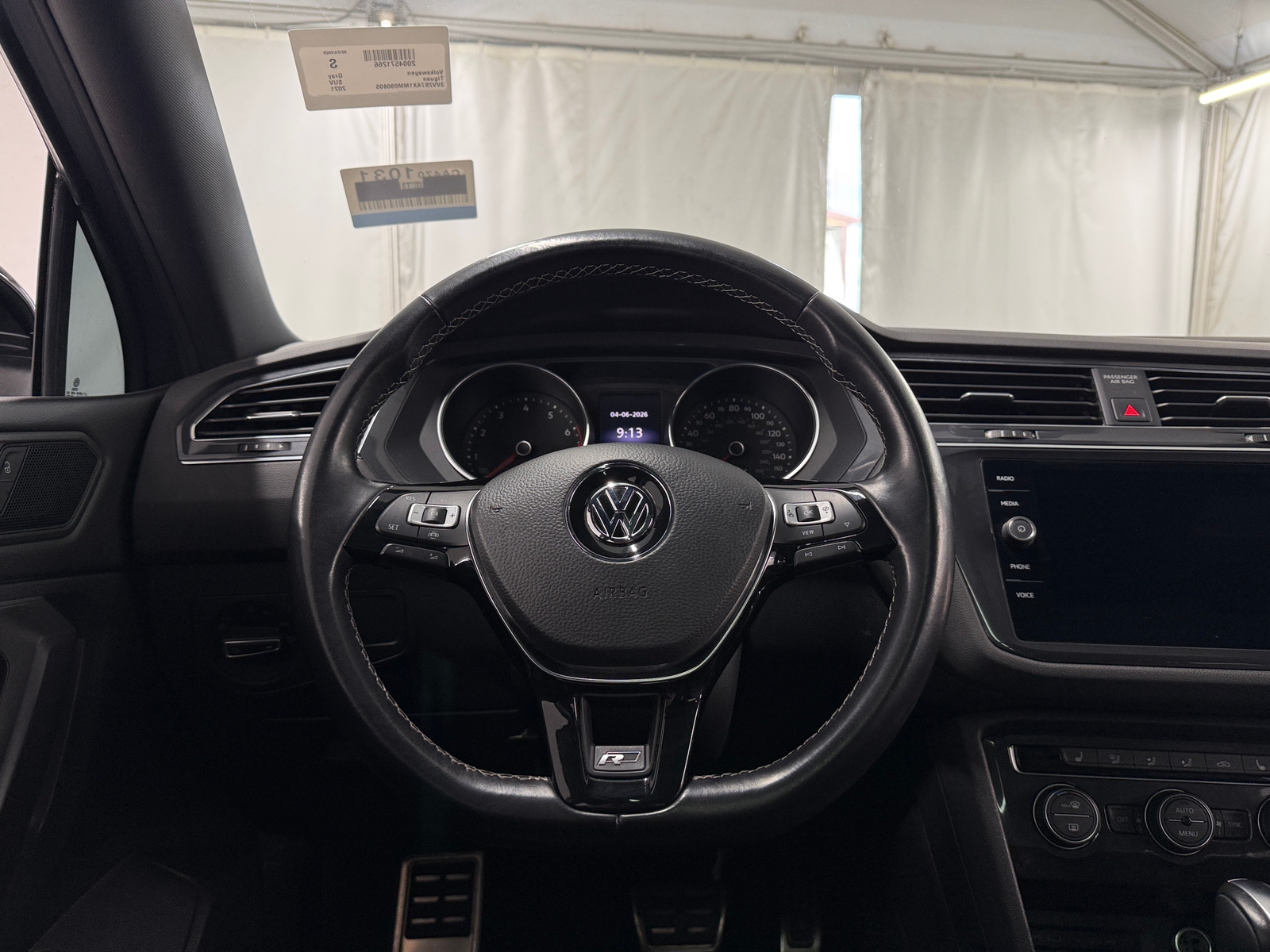 Thumbnail: 2021 Volkswagen Tiguan - 4