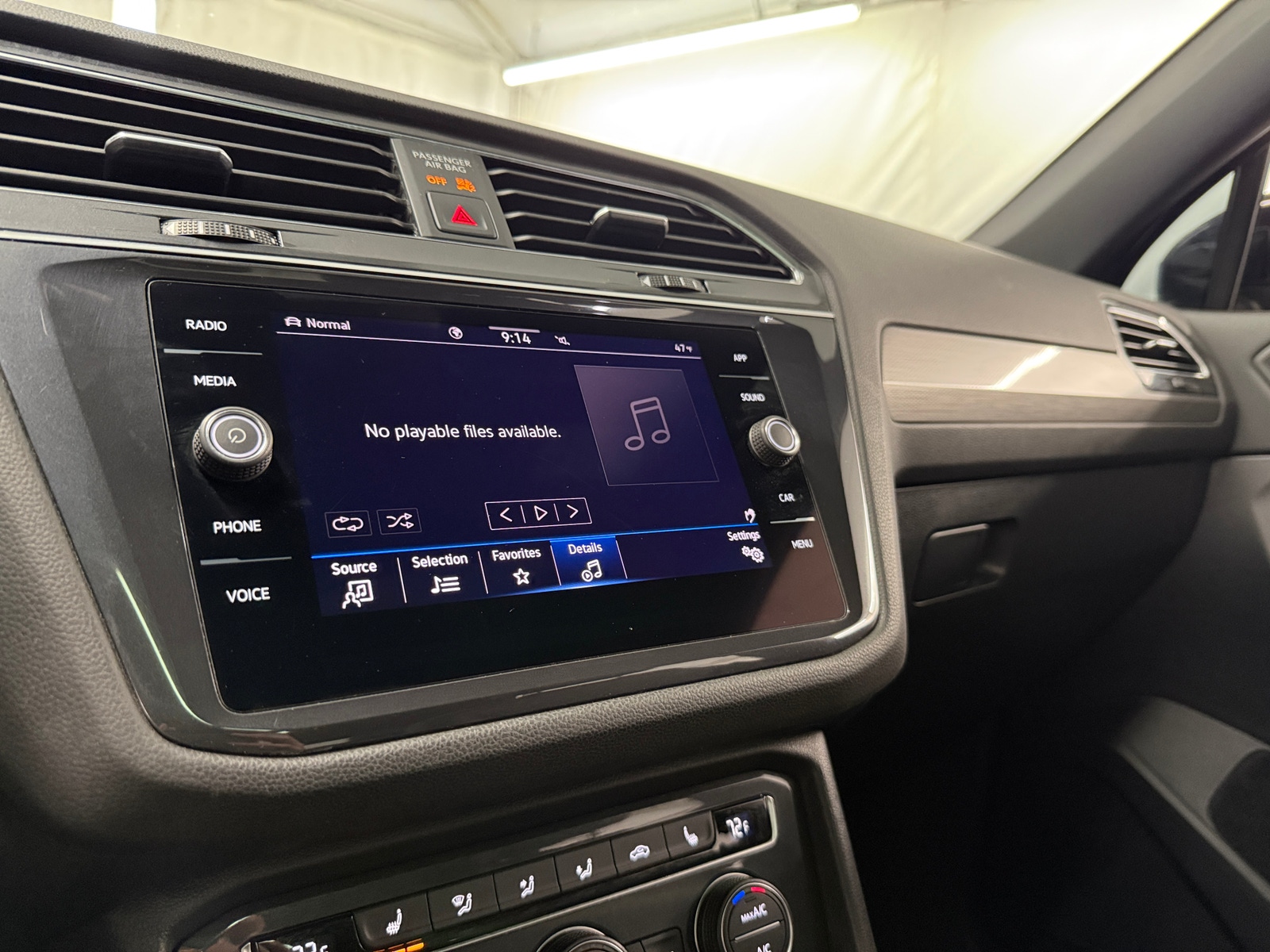 Thumbnail: 2021 Volkswagen Tiguan - 3