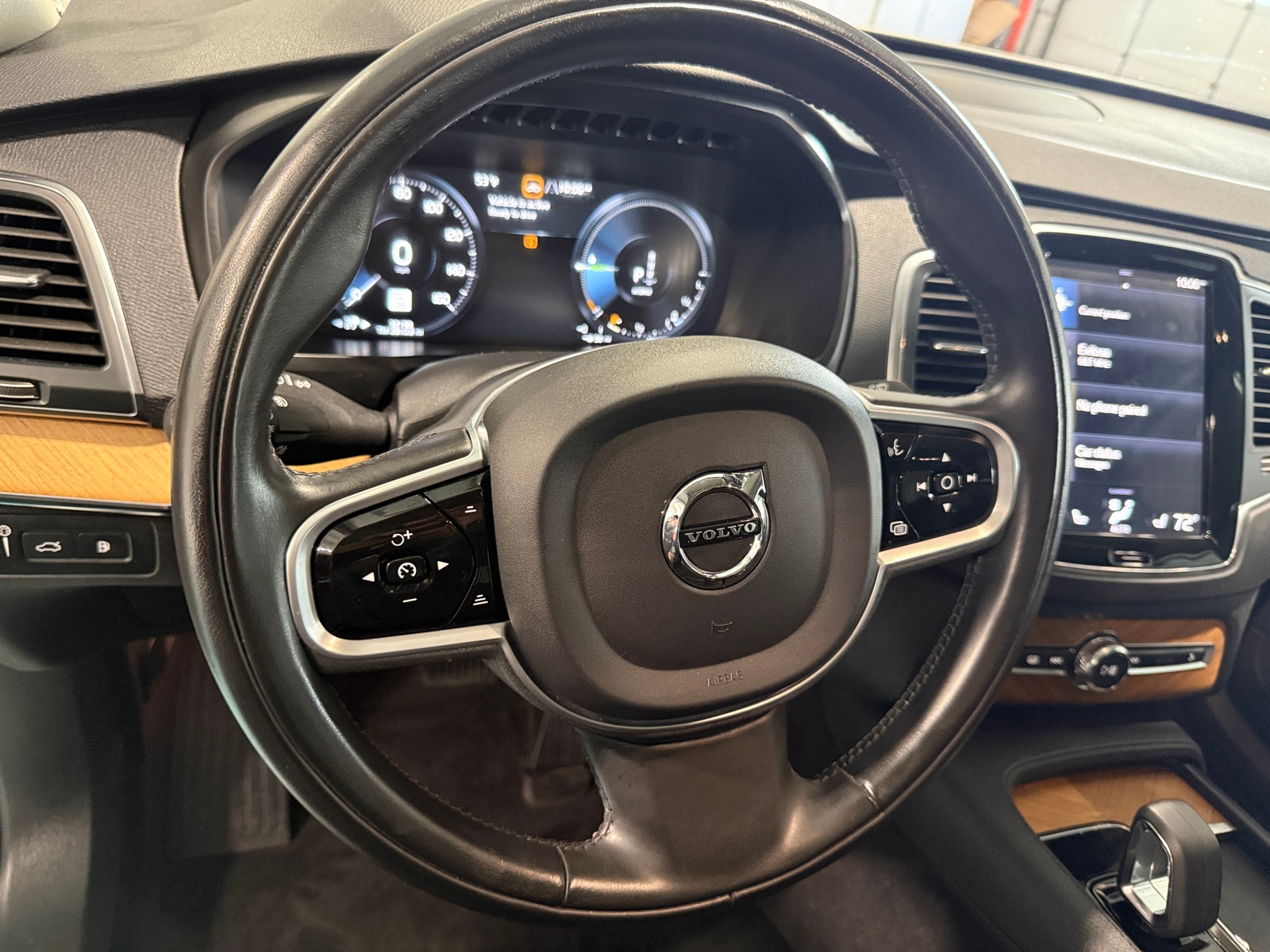 Thumbnail: 2022 Volvo XC90 - 4