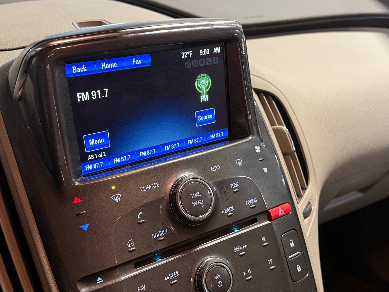 Thumbnail: 2014 Chevrolet Volt - 4