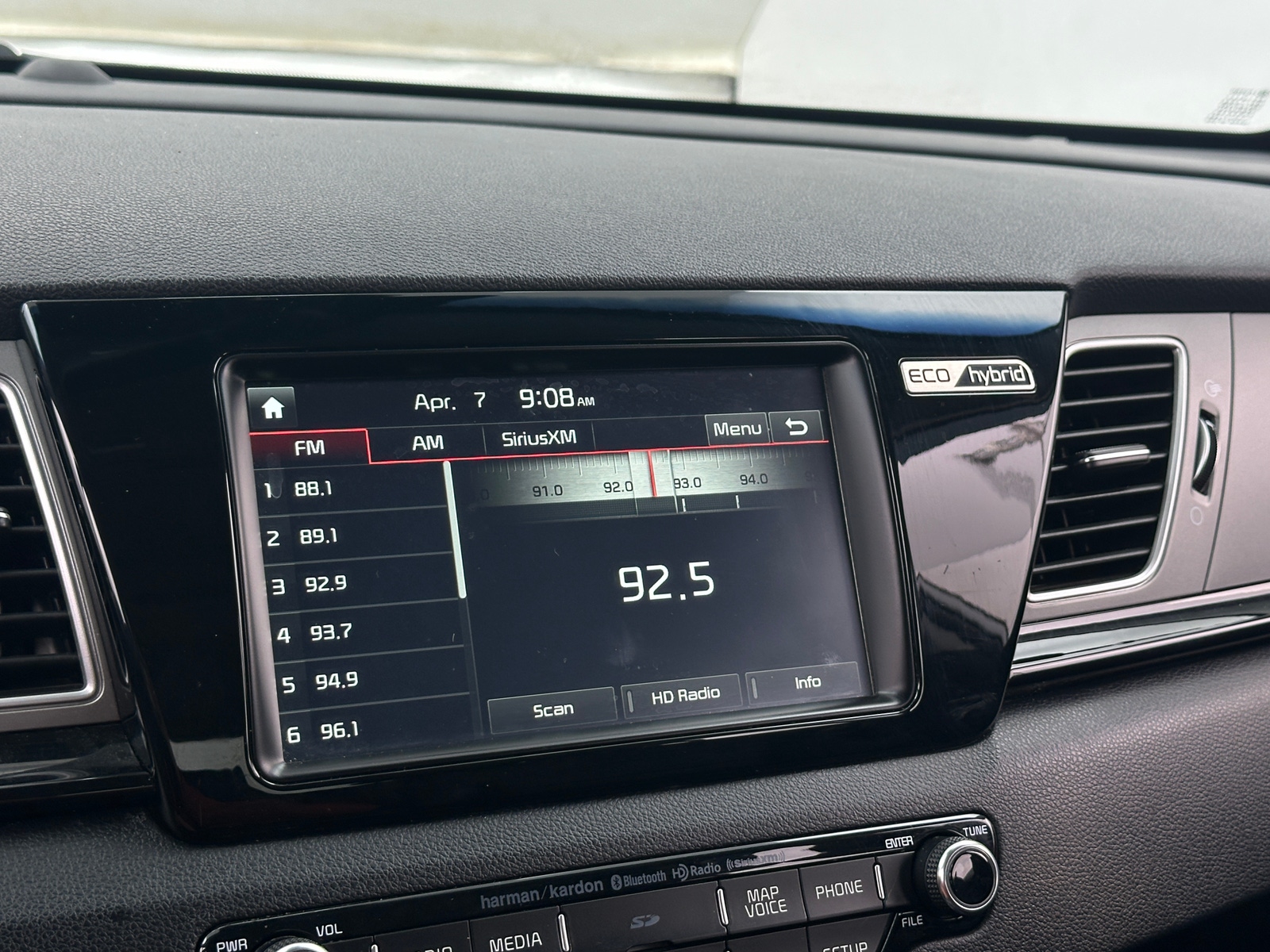 Thumbnail: 2018 Kia Niro - 3