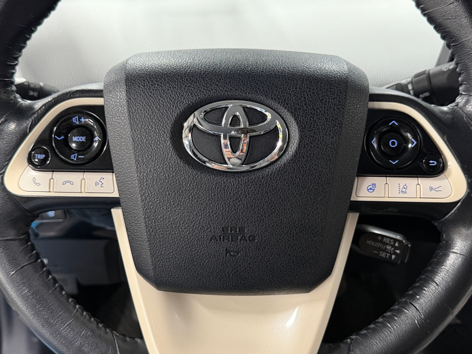Thumbnail: 2017 Toyota Prius Prime - 4