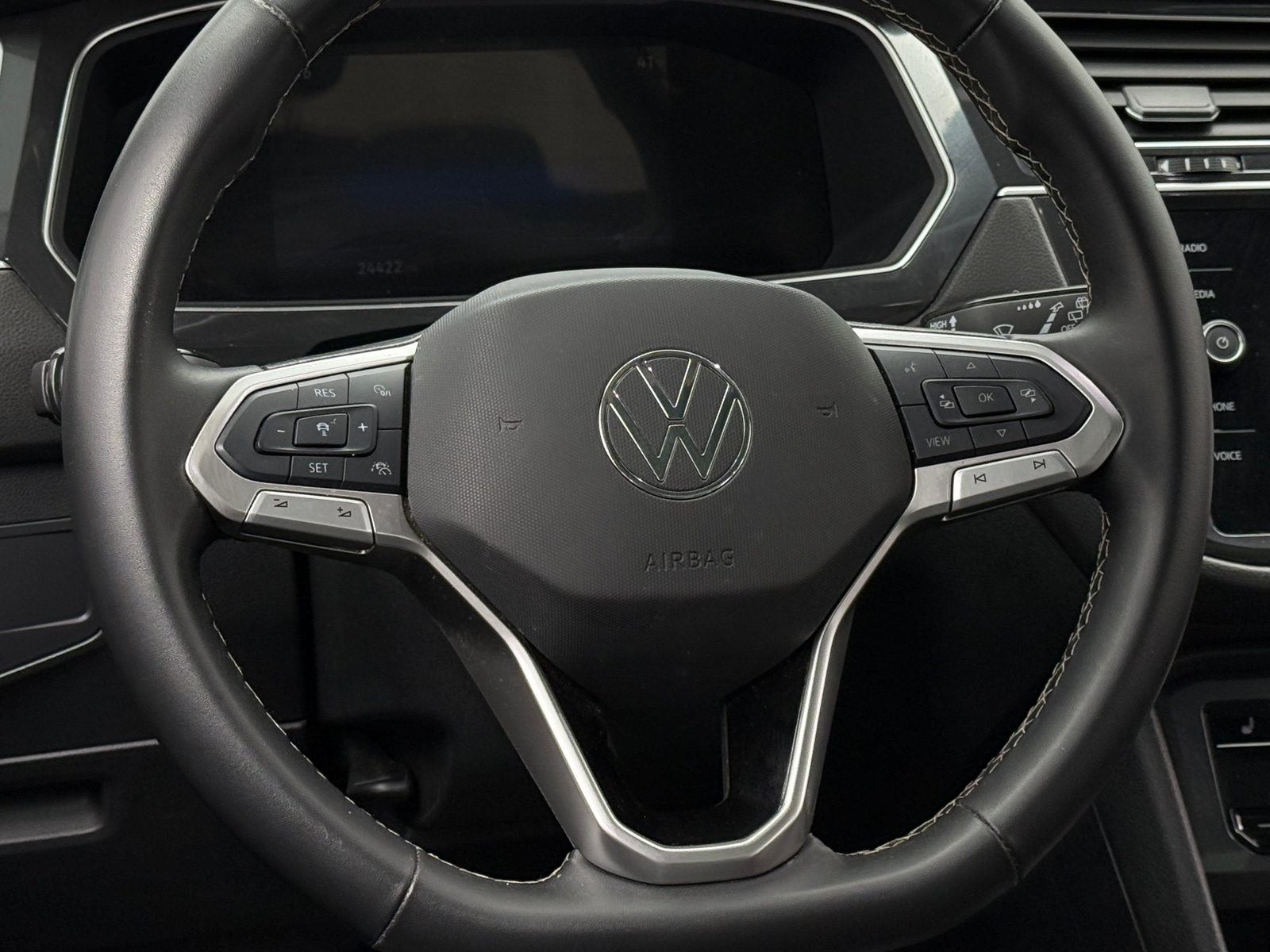 Thumbnail: 2024 Volkswagen Tiguan - 4