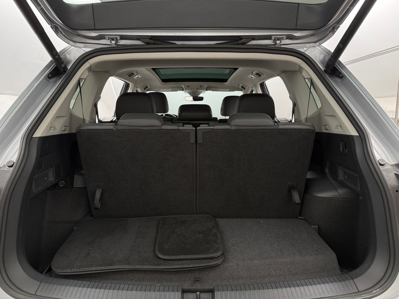 Thumbnail: 2024 Volkswagen Tiguan - 6