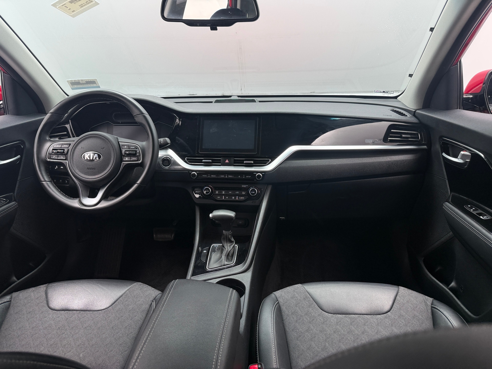 Thumbnail: 2020 Kia Niro - 2