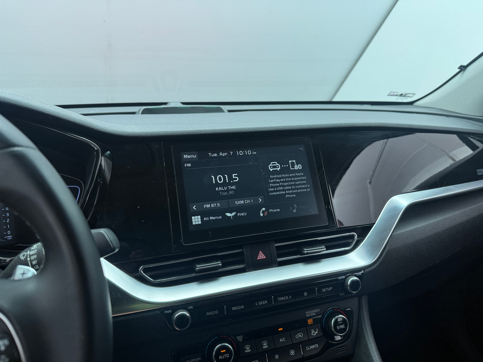 Thumbnail: 2020 Kia Niro - 3