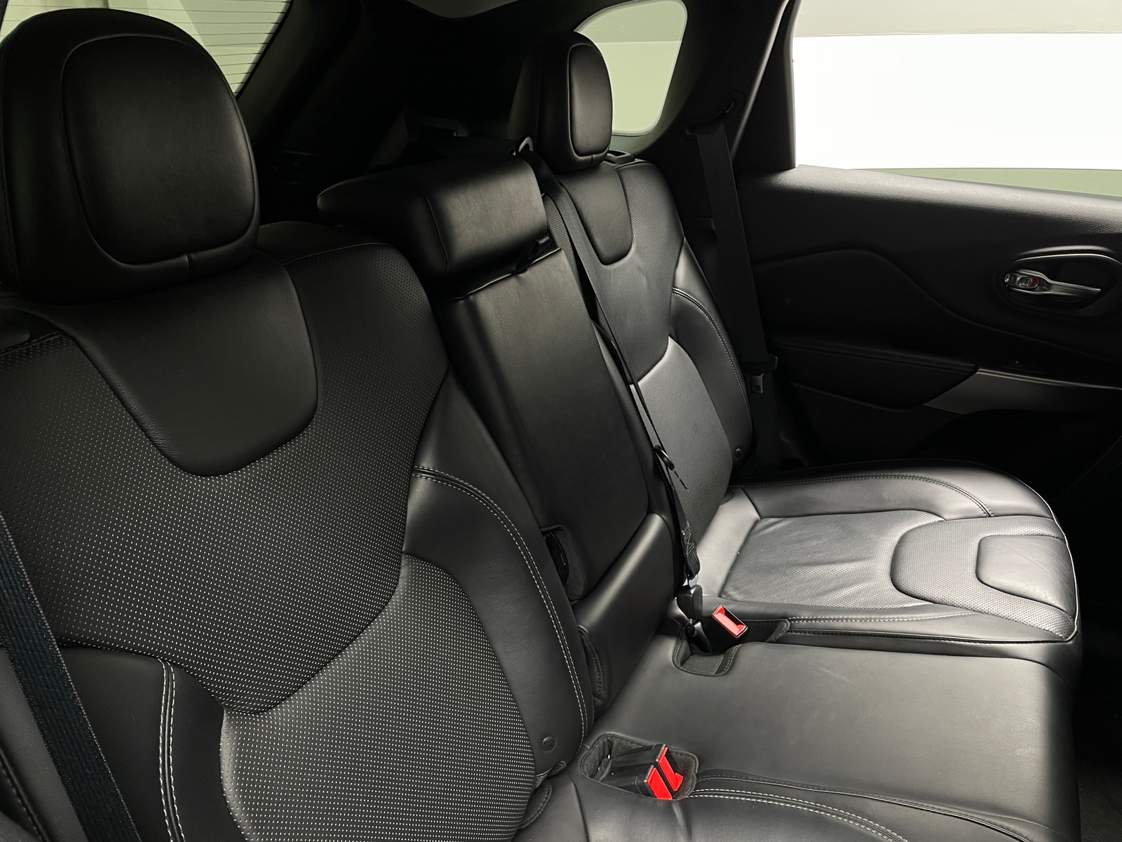 Thumbnail: 2019 Jeep Cherokee - 5