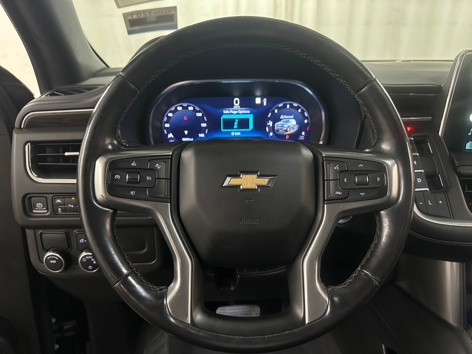 Thumbnail: 2022 Chevrolet Suburban - 4