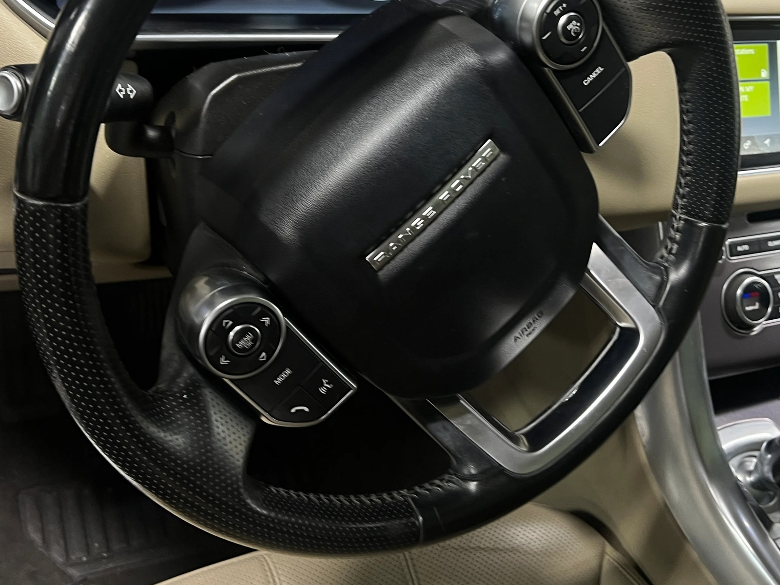 Thumbnail: 2017 Land Rover Range Rover Sport - 4