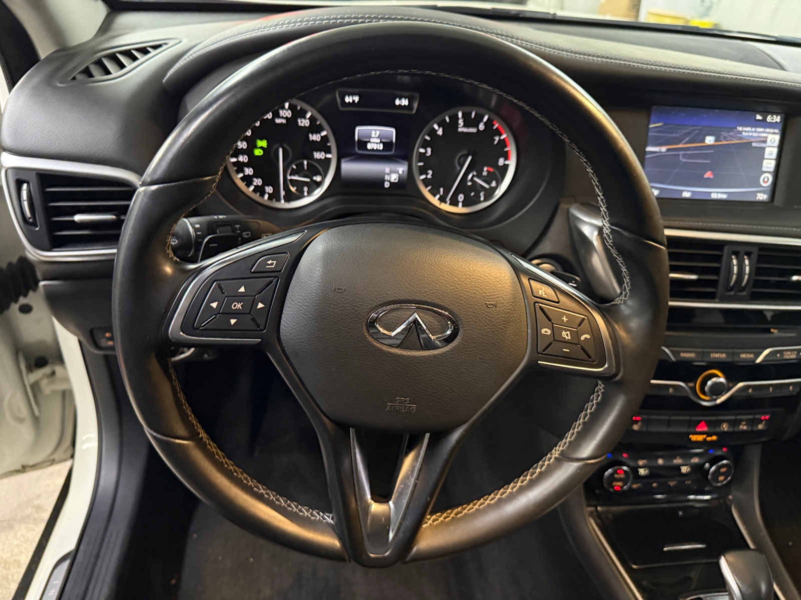 Thumbnail: 2018 INFINITI QX30 - 4