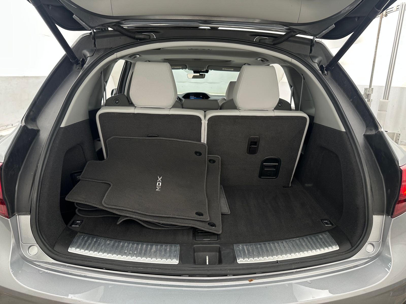 Thumbnail: 2019 Acura MDX - 6