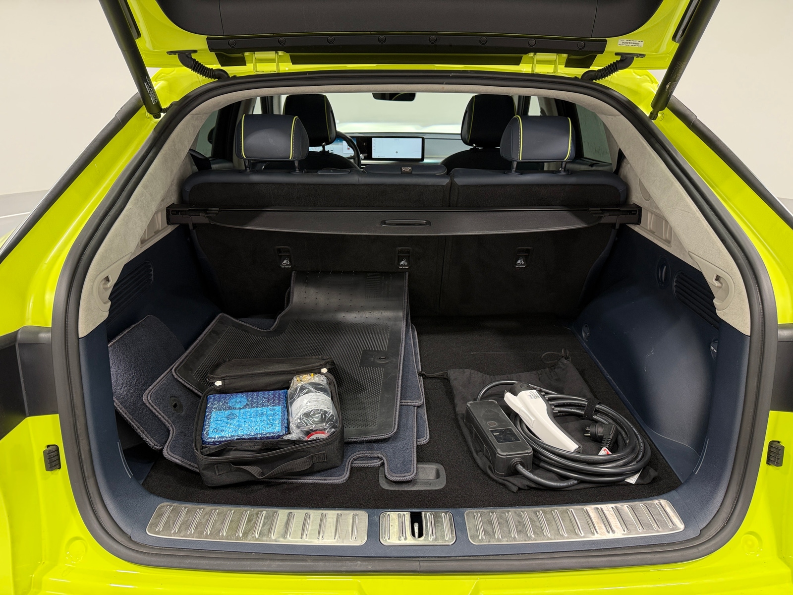 Thumbnail: 2023 Genesis GV60 - 6