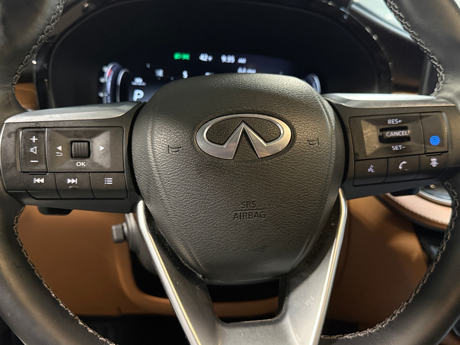 Thumbnail: 2023 INFINITI QX60 - 4