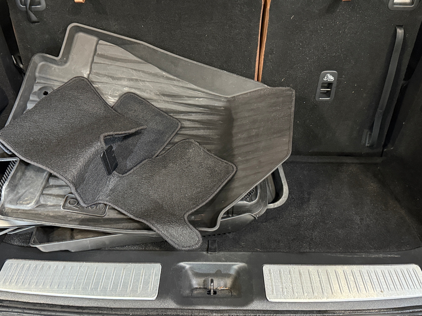 Thumbnail: 2023 INFINITI QX60 - 6