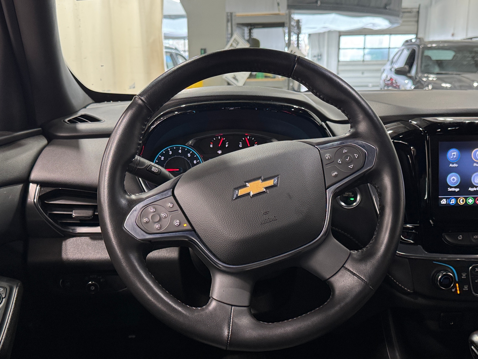 Thumbnail: 2022 Chevrolet Traverse - 4