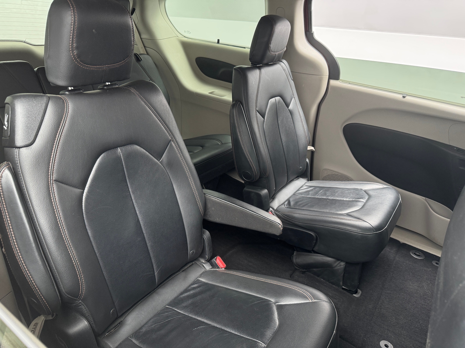 Thumbnail: 2017 Chrysler Pacifica - 5