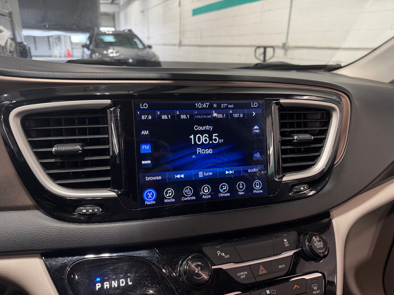 Thumbnail: 2017 Chrysler Pacifica - 3