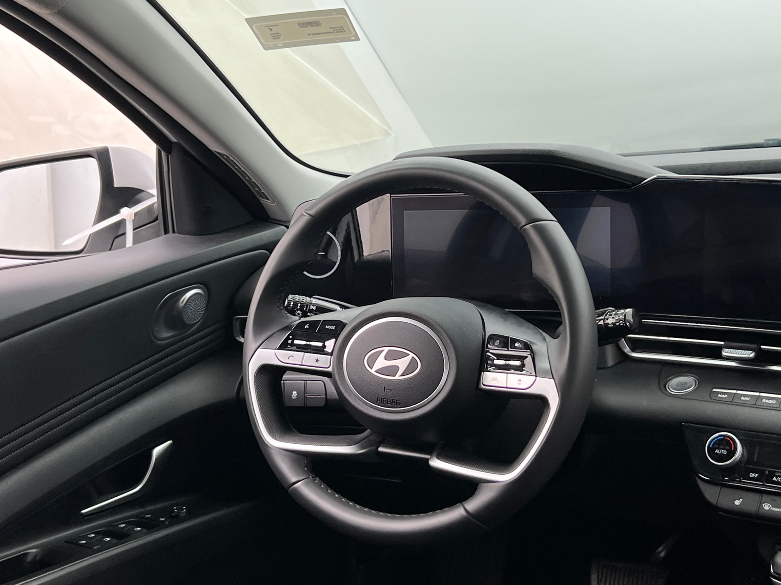 Thumbnail: 2025 Hyundai Elantra - 4