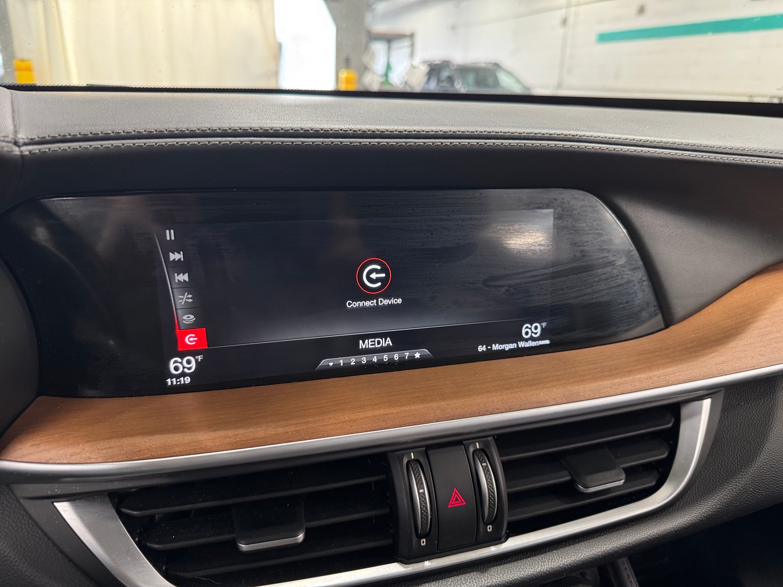 Thumbnail: 2018 Alfa Romeo Stelvio - 3