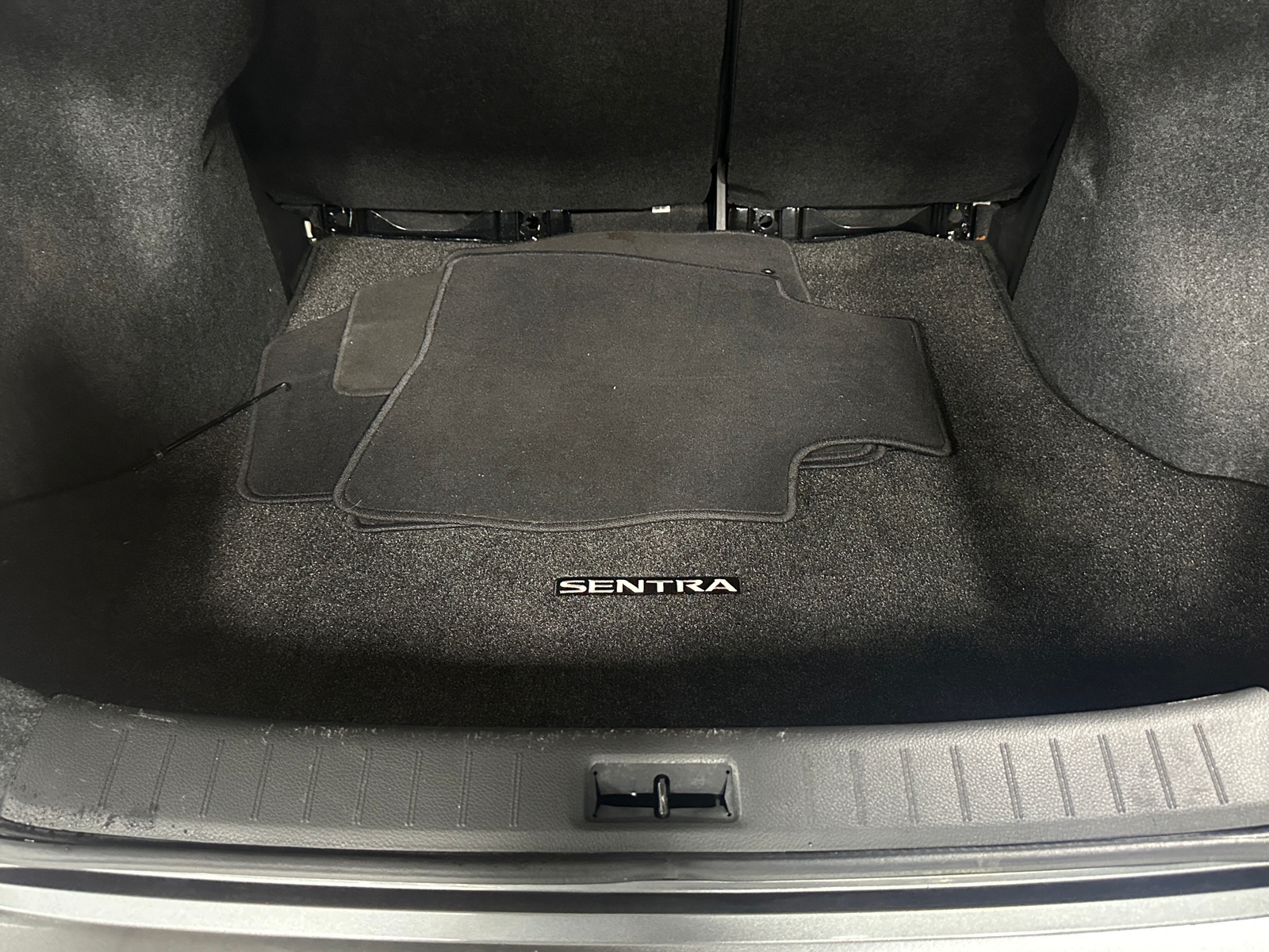 Thumbnail: 2019 Nissan Sentra - 7