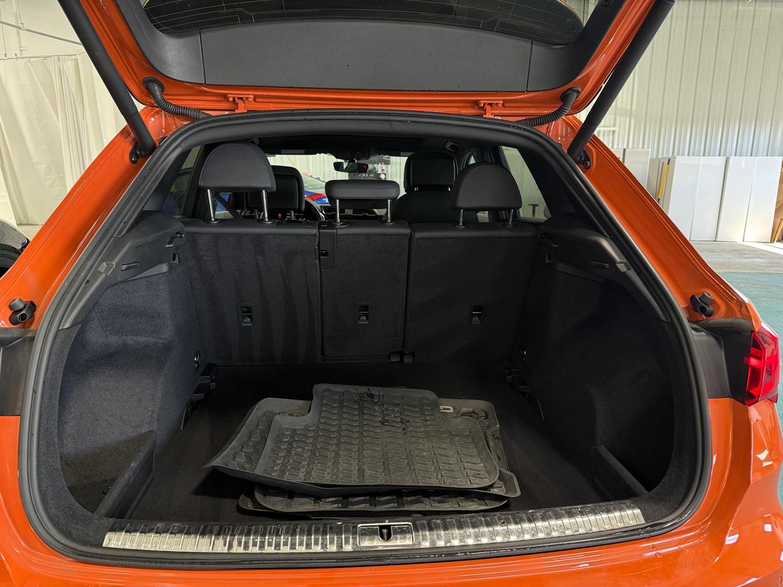 Thumbnail: 2021 Audi Q3 - 6