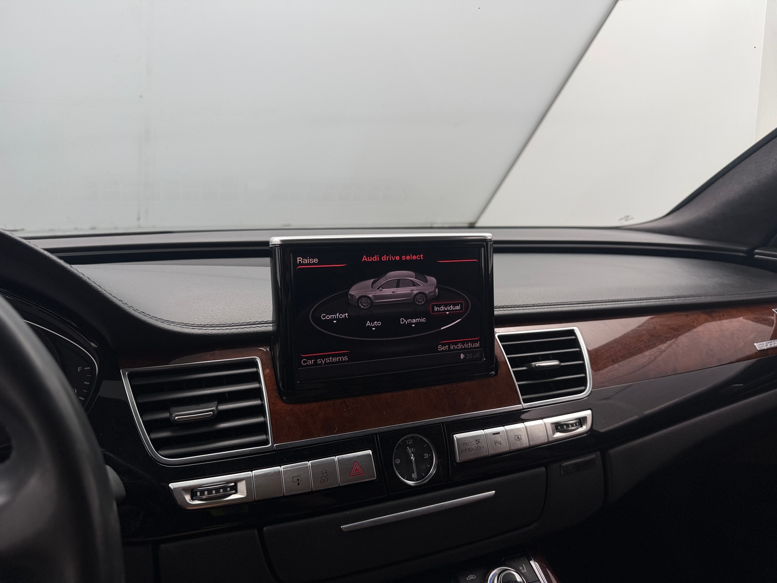 Thumbnail: 2012 Audi A8 - 3