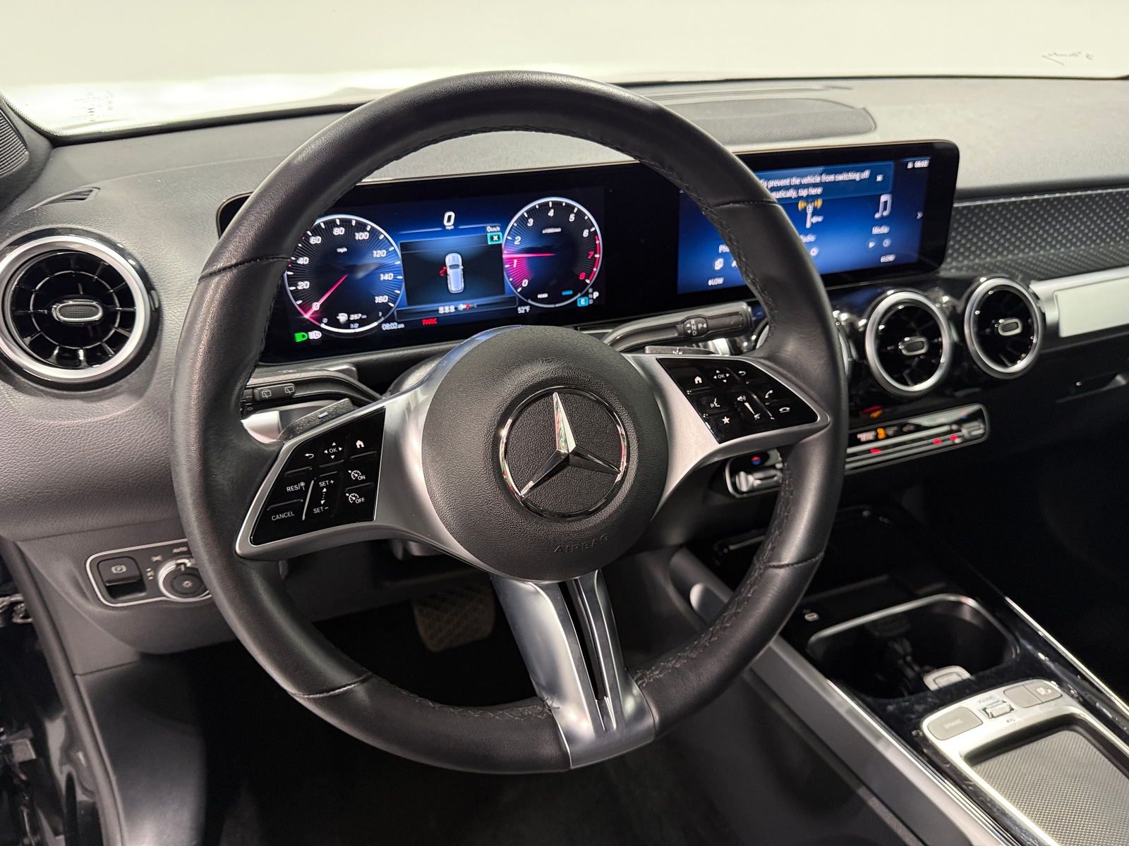 Thumbnail: 2025 Mercedes-Benz GLB - 4