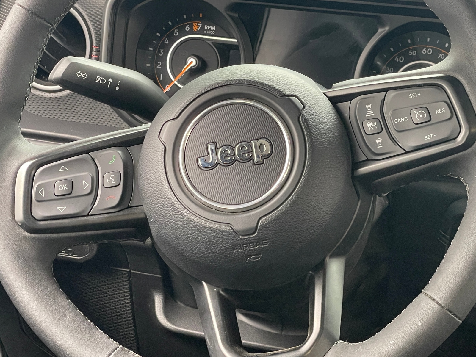 Thumbnail: 2025 Jeep Gladiator - 4