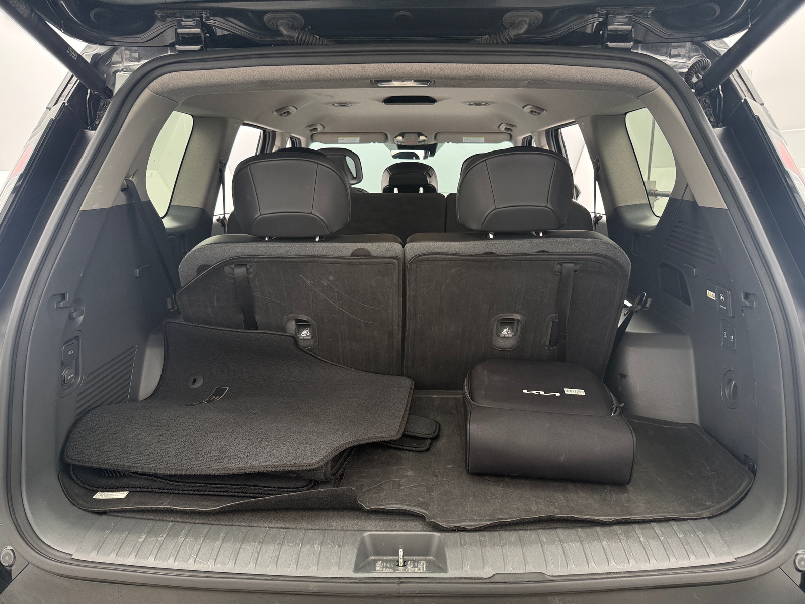 Thumbnail: 2024 Kia EV9 - 6