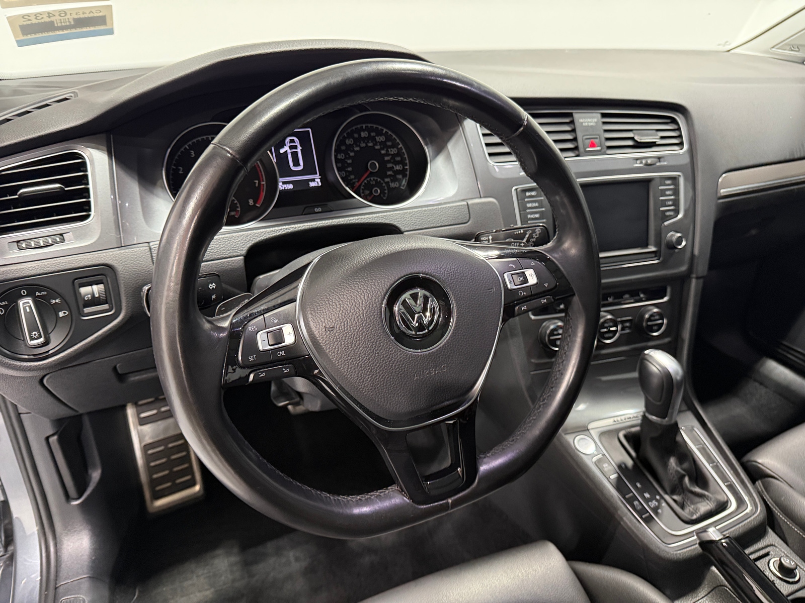 Thumbnail: 2017 Volkswagen Golf - 4